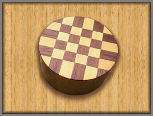 Checker pattern container